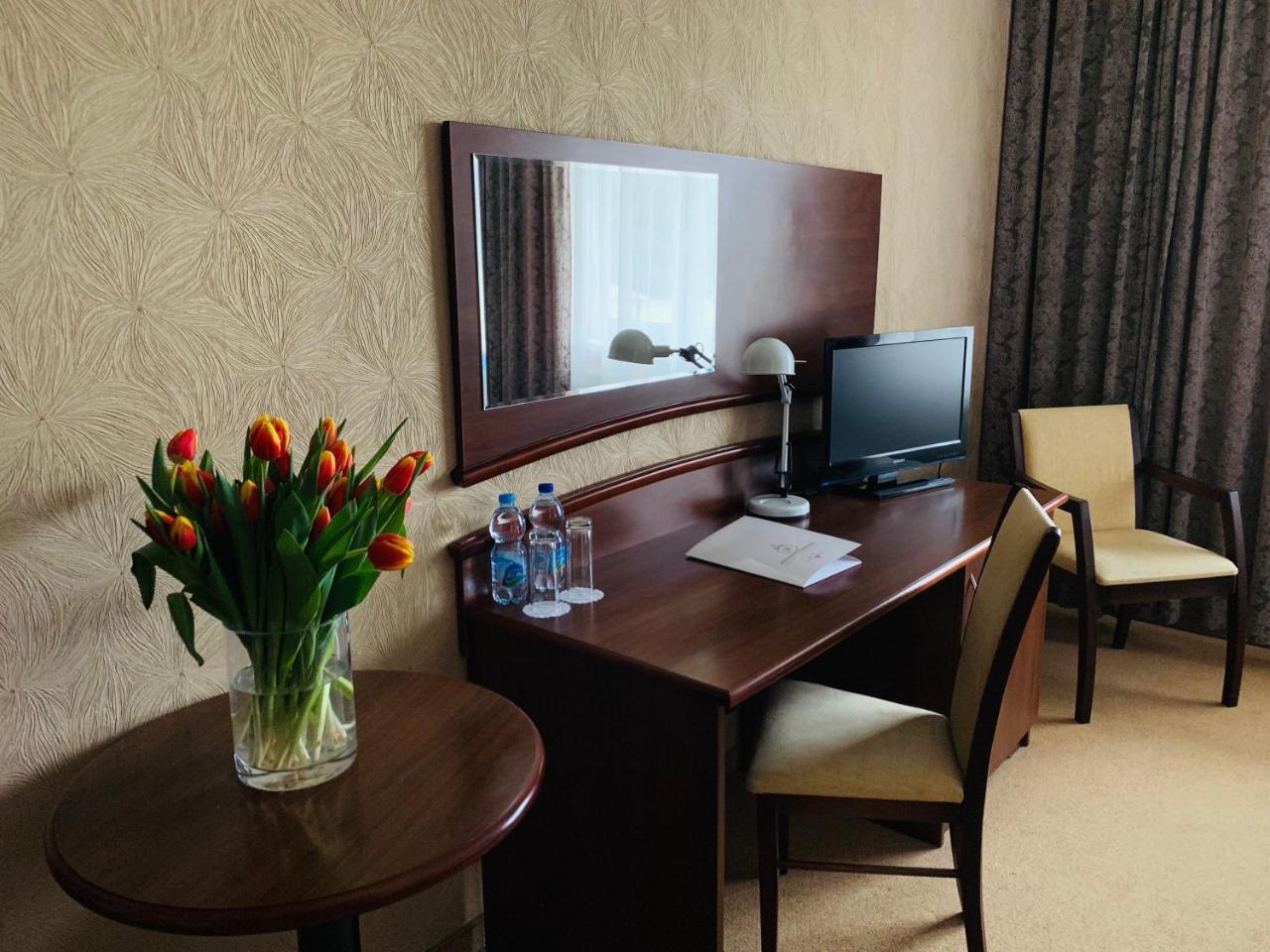 Hotel Rozdroze Nieborow Bagian luar foto