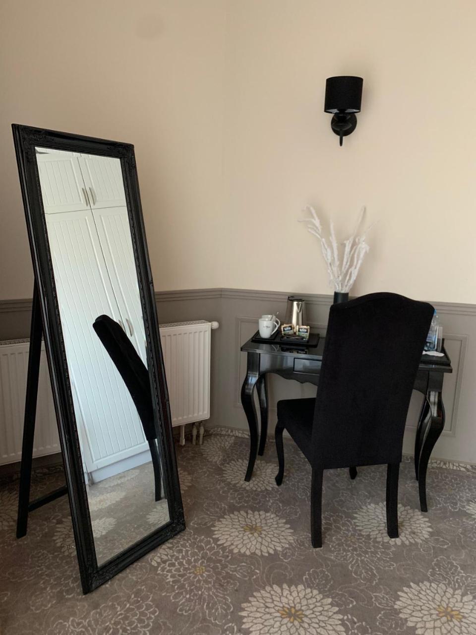 Hotel Rozdroze Nieborow Bagian luar foto