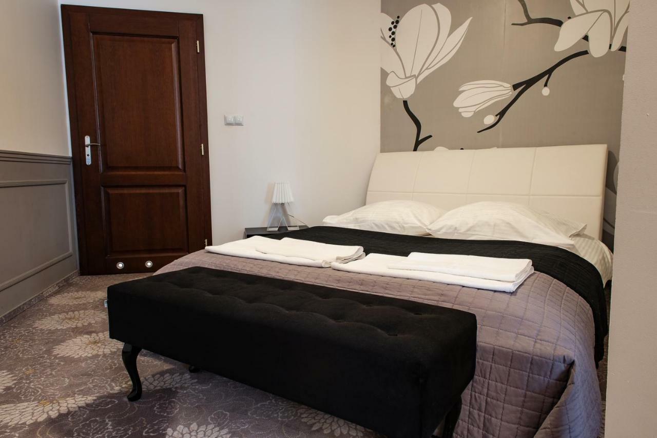 Hotel Rozdroze Nieborow Bagian luar foto