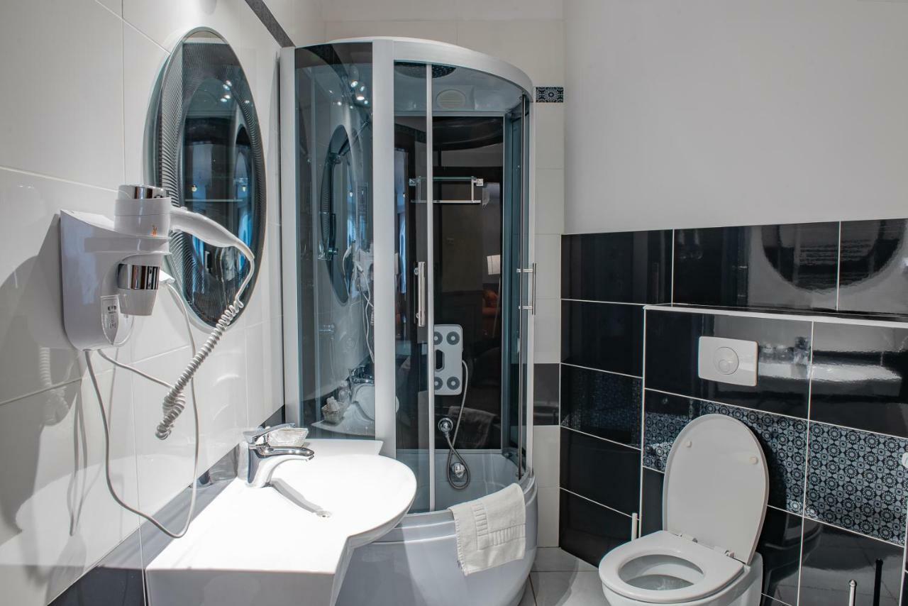 Hotel Rozdroze Nieborow Bagian luar foto
